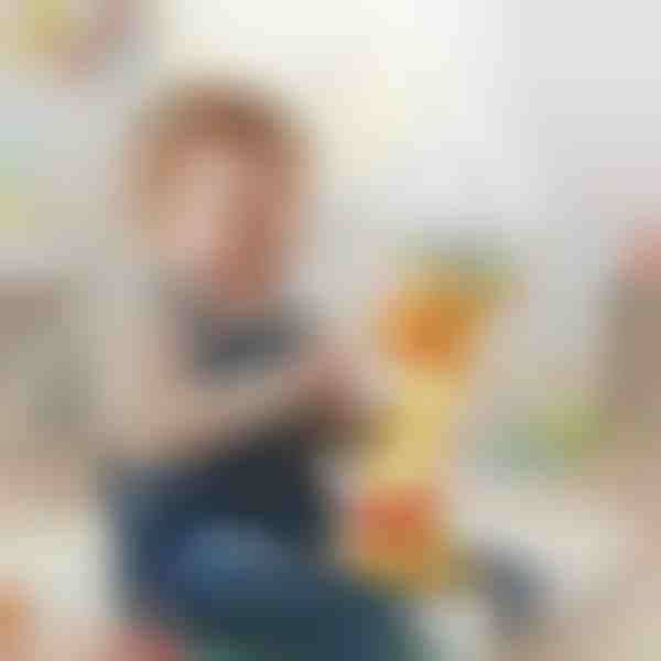 Girafa de peluche interativa | GIRADANCE