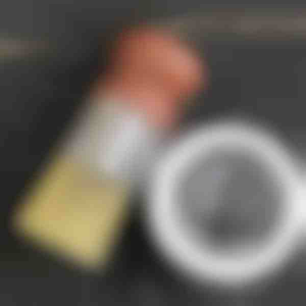 Cuidado para couro e madeira que restaura o brilho | REVIVAPRO